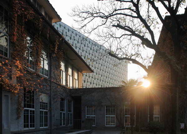 3.鼓楼医院不同时期建筑交融 .jpg
